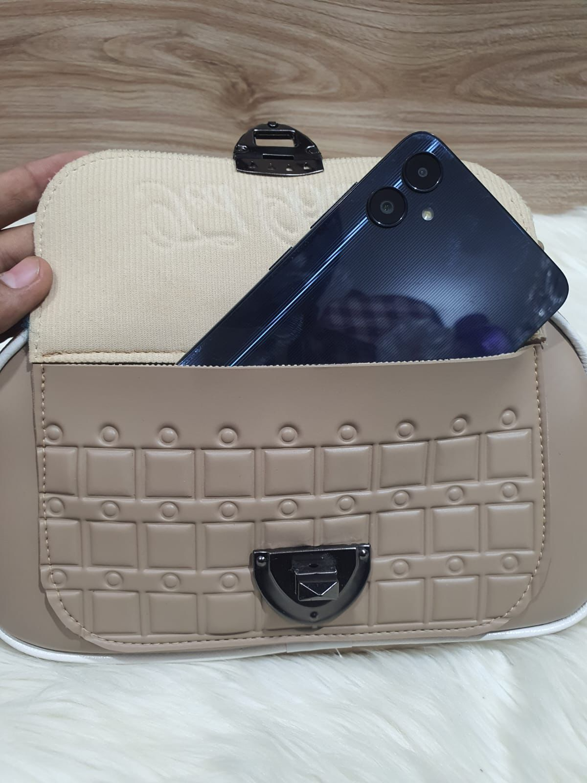 Unique 2 zipper Cross Body Bags